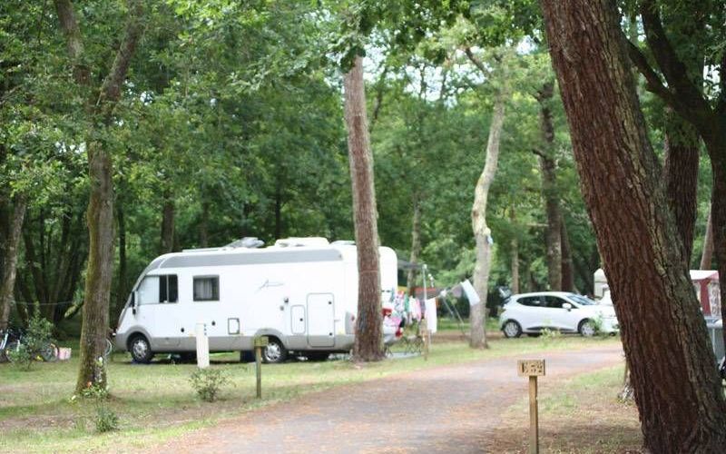 Emplacement camping-car